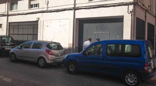 Lloguer Local Comercial a Calle plutón 2. Local ideal para emprender tu negocio