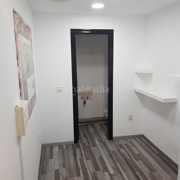 Foto 4e29bb27-2267-4055-9fa1-7cc117403207. Location local commercial dans carrer ruperto chapí 56 dans Elche / Elx
