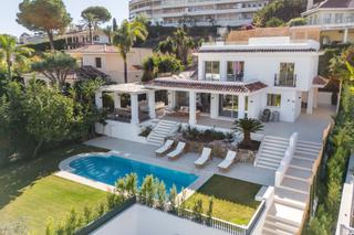 Casa en Generalife-nva andaluci d 74. Elegante villa contempornea en la prestigiosa zona de las brisa