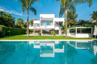Maison à Nagüeles Alto. Villa moderna en una de las mejores zonas de marbella