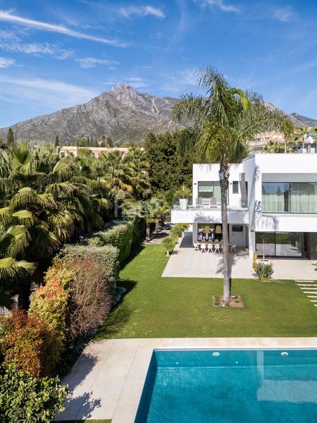 Foto 8f62f475-1fff-4c4e-ae5a-6a043732d09e. Casa villa moderna en una de las mejores zonas en Marbella