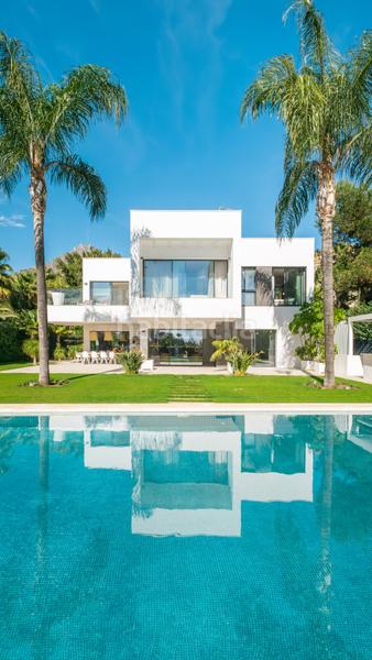 Foto 940691a6-a8c2-4c9f-b167-193b5849f04e. Casa villa moderna en una de las mejores zonas en Marbella
