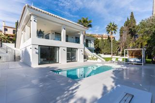 House in Amigos de los (el lido) 41. Exquisita villa en marbesa, marbella este