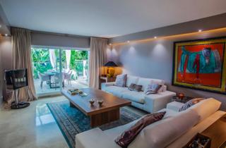 Apartament a Sierra bermeja-lo ma club 17. Elegante residencia en planta baja en las lomas del marbella clu