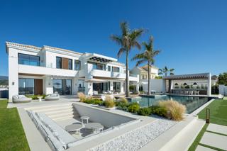 House in Cerro artola 2. Presentamos villa solace  elegancia contemporánea en monte halco