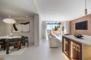 Àtic a Nueva Andalucía centro. Vida costera de lujo ático dúplex de ensueño en alminar, nueva a