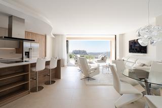 Apartament a Real de la quinta 5. Excepcional apartamento en planta baja con vistas al mar en real