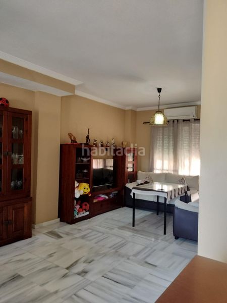 Foto aaacbfc2-8d06-44de-881e-59912ab626c0. Casa amb piscina a Coria del Río