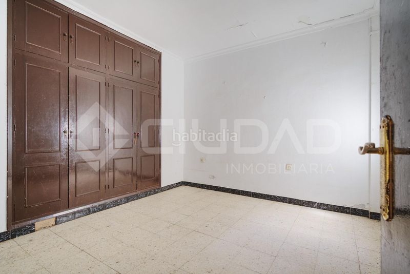 Foto 8fa523d7-d855-4b5f-820b-4631a42f1233. Pis a Puebla del Río (La)