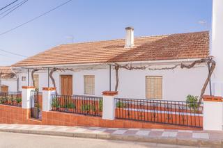 Casa a Deifontes. Casa de una planta reformada en deifontes !!!!