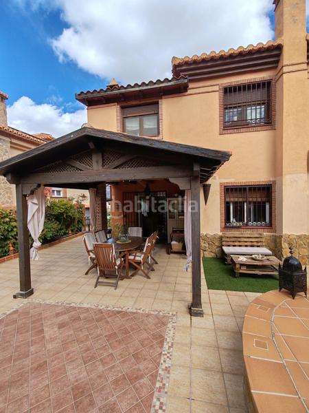 Foto 5a069d61-c309-4b50-a2fa-d13ad43ee855. Chalet avec chauffage parking piscine dans La Zubia Ciudad Zubia (La)