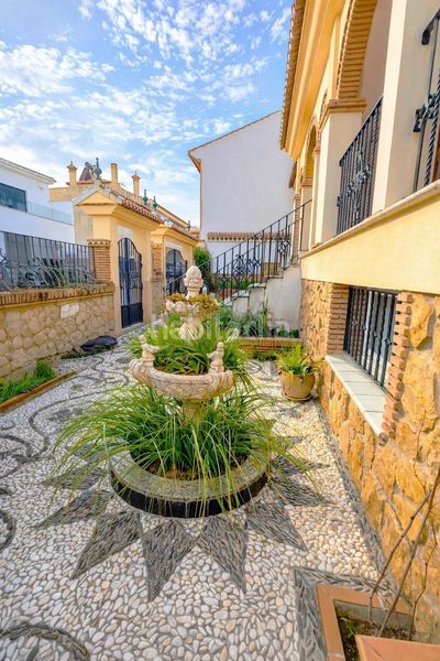 Foto b9b1c81f-0bdc-4b28-a075-9d84beb99bd2. Casa amb aparcament piscina a Güevéjar