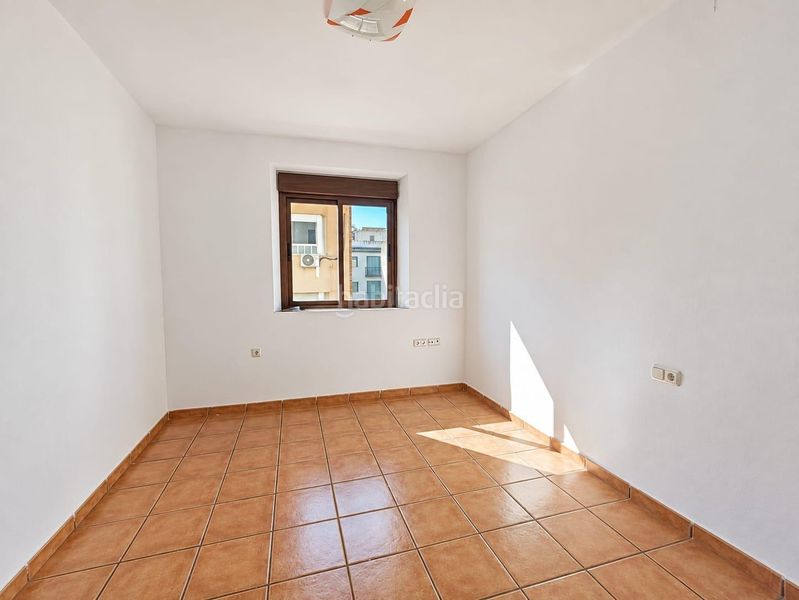Foto 0ee5c20f-77d6-4f96-85e7-92c6516386bf. Piso  reformado en San Ildefonso Granada