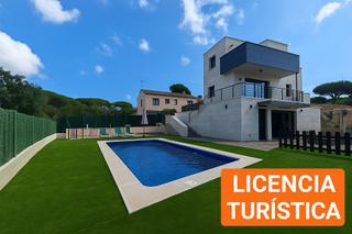Casa  Benidorm. Excelente inversion tu nuevo hogar te espera en una zona tranqui