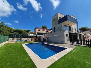 Lloguer Casa a Lloret Verd - Els Pinars. Casa amplia con piscina privada  alquiler de temporada
