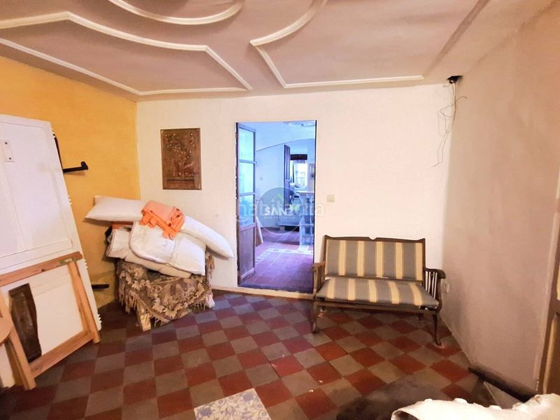 Foto 4dec7276-254a-4007-8e76-ca78aed9b93e. Local comercial a Centro Ontinyent