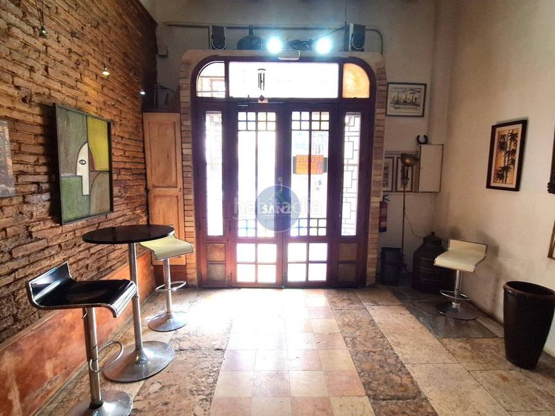 Foto b82c5ae3-14c6-4d52-8144-f7e8fea46e3d. Local comercial a Centro Ontinyent