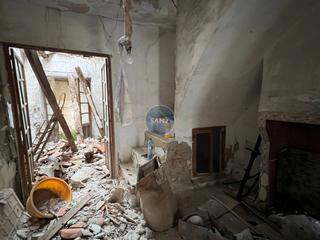 Haus  Budeu. Casa para reformar a la venta en lolleria
