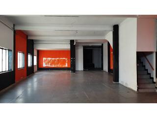 Local Comercial  1 de mayo. Local para multiusos, posibilidad de vivienda en planta 1.