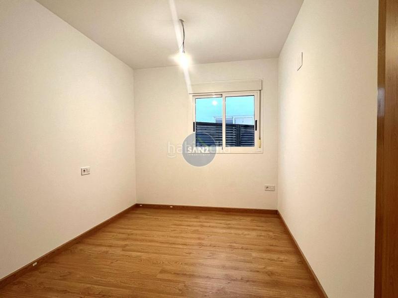 Foto 2cf213ea-b3e2-4b70-a683-afcc290ed6e2. Pis amb aparcament a Olleria (l´)