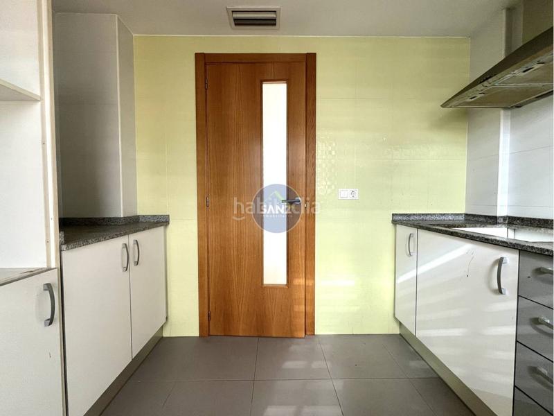 Foto c7dd4b8a-f4f9-4d17-b4c4-c2d4a18ebecb. Pis amb aparcament a Olleria (l´)