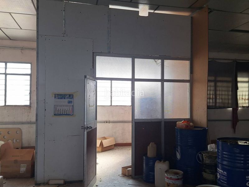 Foto abbf7998-c3be-4296-b885-fd8b1d7de4d0. Nau industrial a Agullent