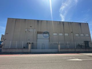 Miete Fabrikhalle  Calle tapissers. Nave en alquiler con 9 muelles de carga en la pobla llarga
