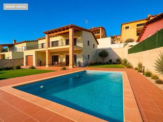 Xalet  Urbanizacion besana. Villas independientes con piscina en la besana  lénova