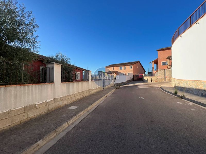 Foto 9cd216bd-e0a2-41ce-bd66-521217744ca1. Xalet amb piscina a Énova (l´)
