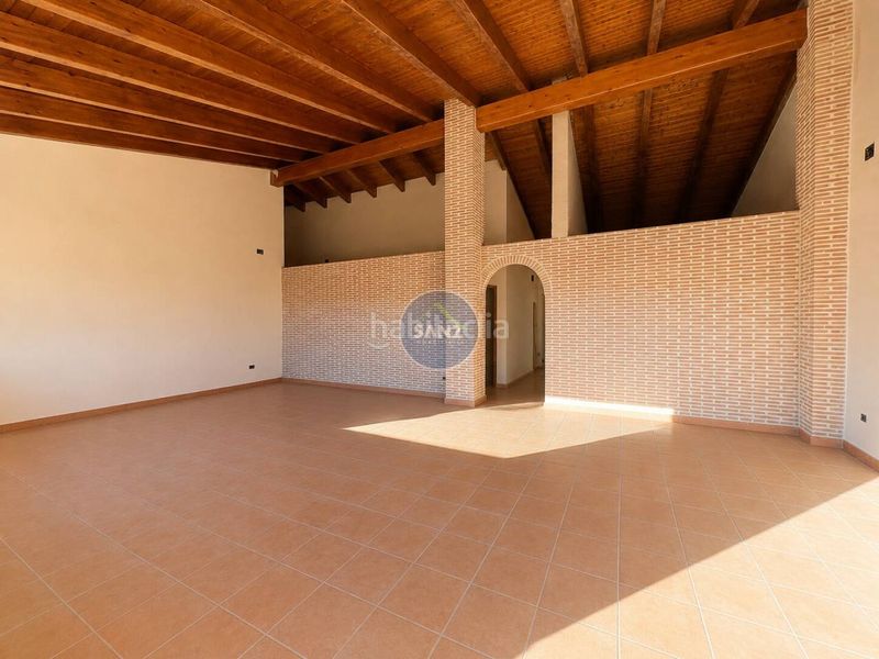 Foto c0e06fc3-afd1-4214-957c-ee479e856ebe. Xalet amb piscina a Énova (l´)