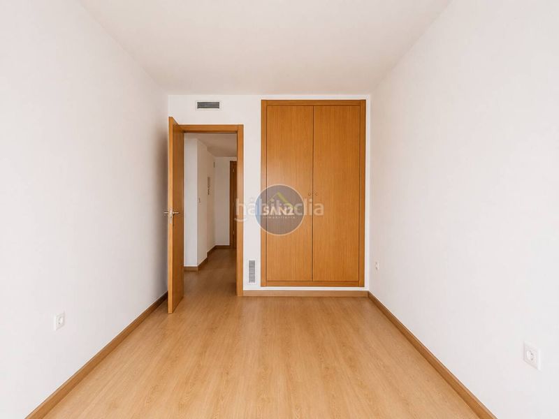 Foto f91d8cf7-1949-416a-b615-3a6b0bef5154. Pis amb aparcament a Olleria (l´)