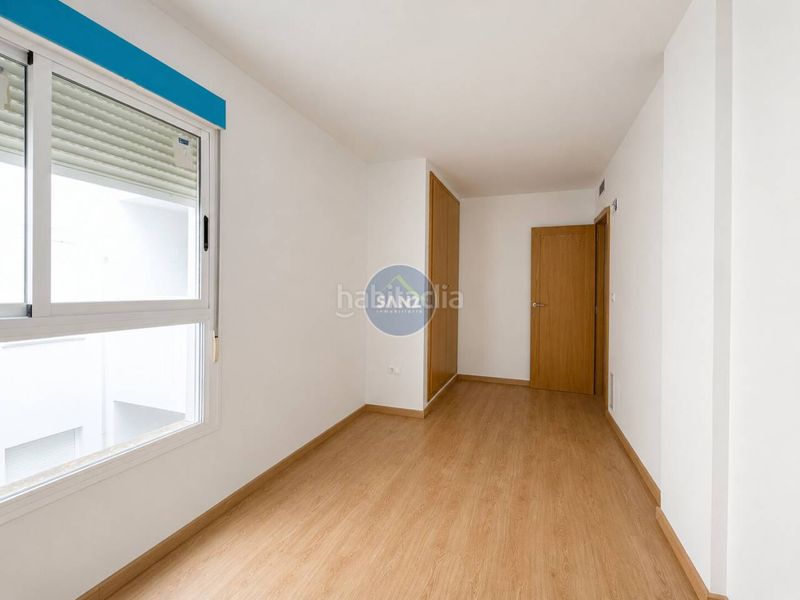 Foto fbe107a2-32f6-478d-a5ee-12c025fb1ac1. Pis amb aparcament a Olleria (l´)