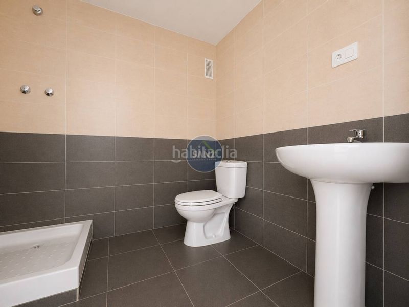 Foto b56eb0f9-6794-4581-97d4-e7a87d80cd1c. Pis amb aparcament a Olleria (l´)