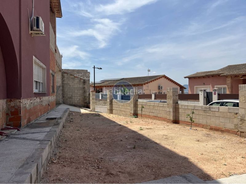 Foto 0932d057-c523-4df5-bd84-985bee325761. Xalet amb aparcament piscina a Énova (l´)