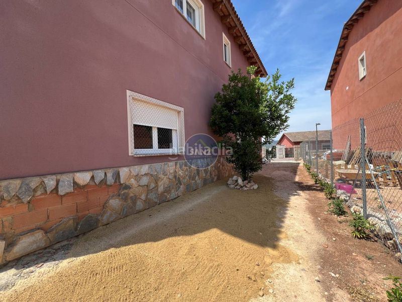 Foto 1daf79e0-426a-4fb6-9f67-412a8062ee2d. Xalet amb aparcament piscina a Énova (l´)