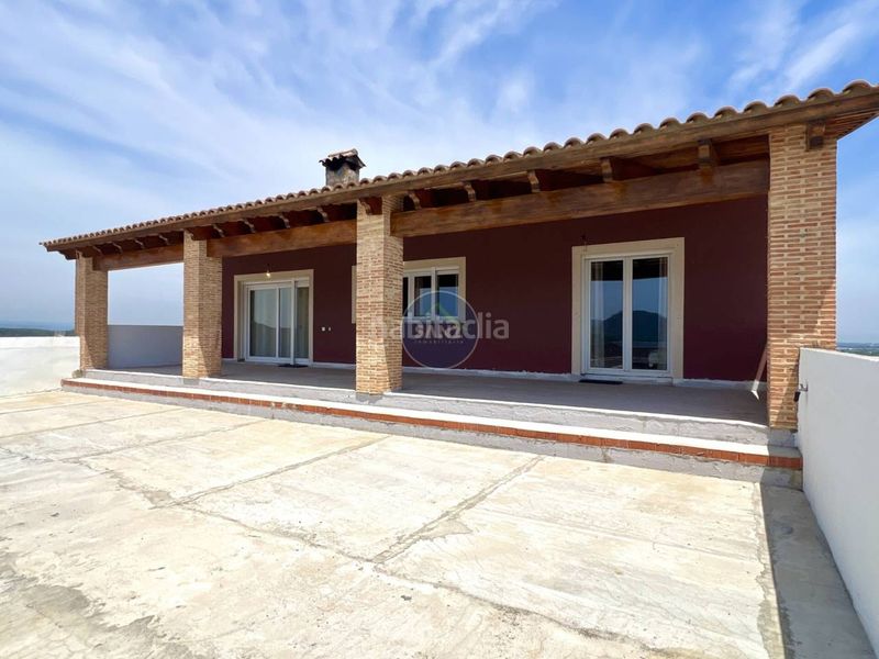 Foto 5293ccbe-dcc4-47a7-8f6a-bbe66900ce61. Xalet amb aparcament piscina a Énova (l´)