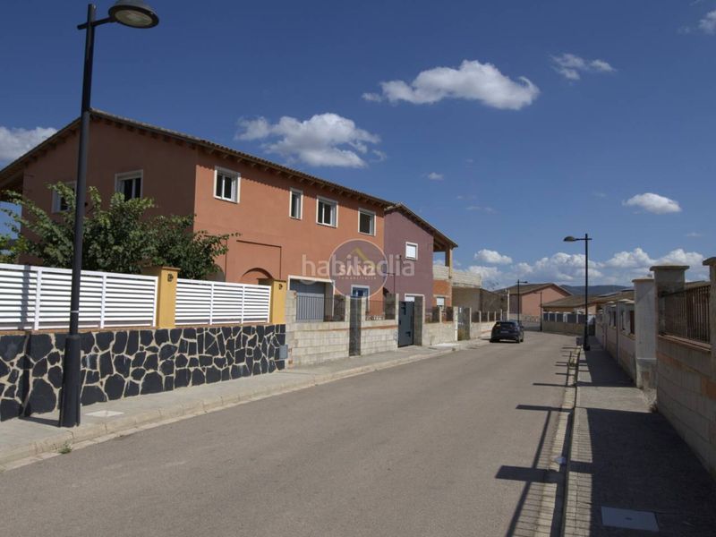 Foto a80b788d-7752-422c-a630-9dccc98557ff. Xalet amb aparcament piscina a Énova (l´)