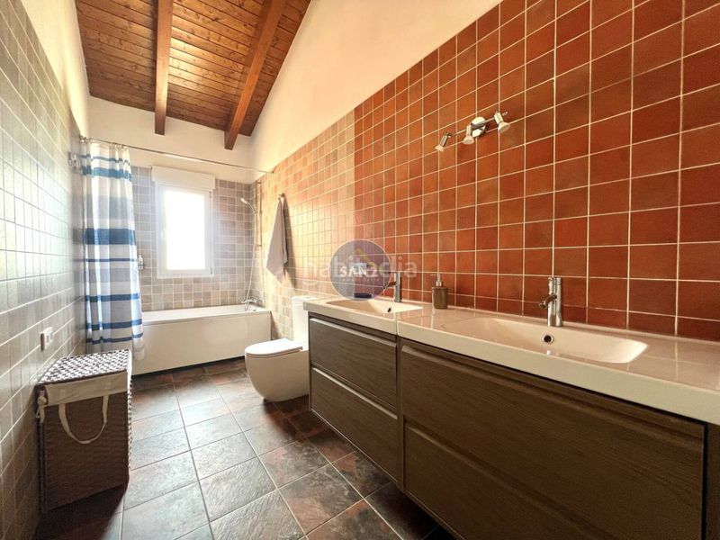 Foto d5948546-495e-4fa1-a7f0-7c829221a40b. Xalet amb aparcament piscina a Énova (l´)