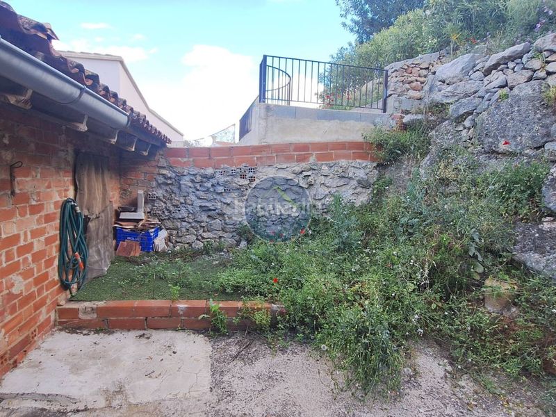 Foto ec3edfb3-3820-4a53-a241-9771dea12b99. Casa a Castelló de Rugat
