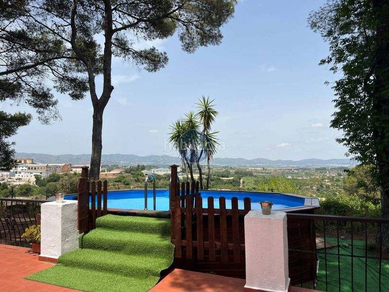 Foto 40da52dd-e637-402c-8a15-bb407836bb05. Xalet amb aparcament piscina a Agullent