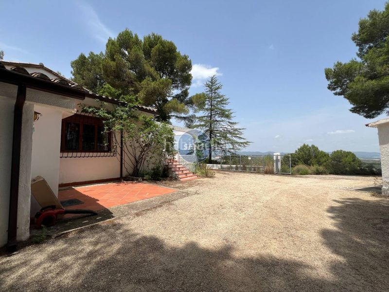 Foto a3957e7d-e352-4f06-8f02-bc42c3f3a256. Xalet amb aparcament piscina a Agullent