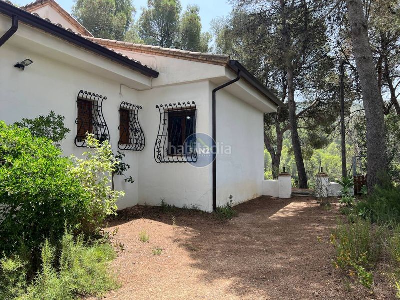 Foto f508fe59-b08f-486e-8399-11062e6e7700. Xalet amb aparcament piscina a Agullent
