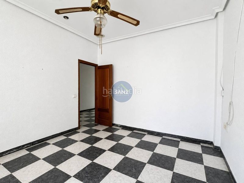 Foto ba0f9bd1-b324-43d1-b62a-c484b5619138. Casa amb aparcament a Olleria (l´)
