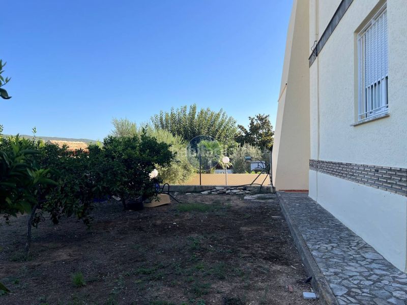 Foto 60a4df89-ecbc-4555-82a1-c4f60974bf76. Casa amb calefacció aparcament piscina a Olleria (l´)