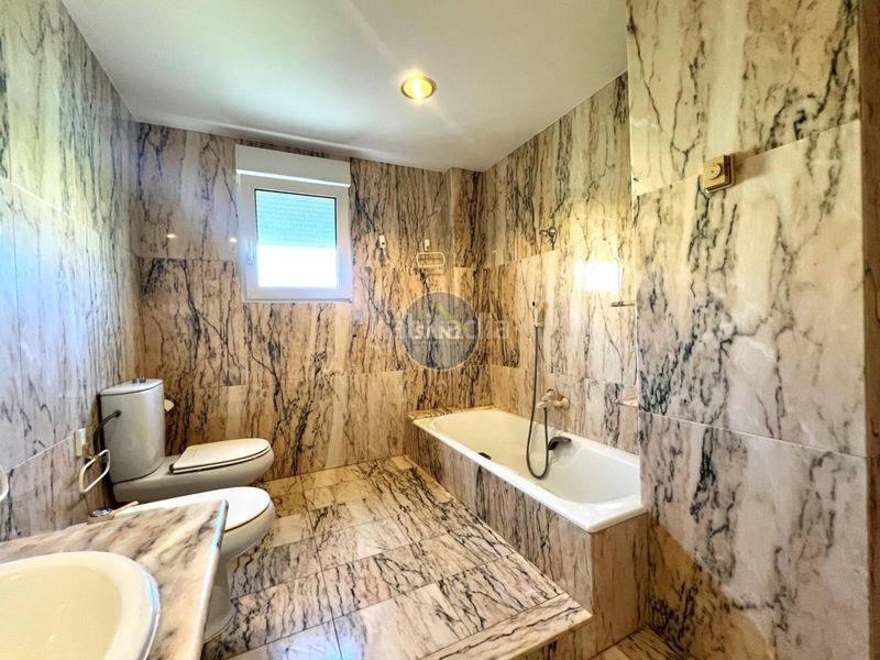 Foto bd2f5358-e2c4-4137-a4d2-c553bccf7269. Casa amb calefacció aparcament piscina a Olleria (l´)