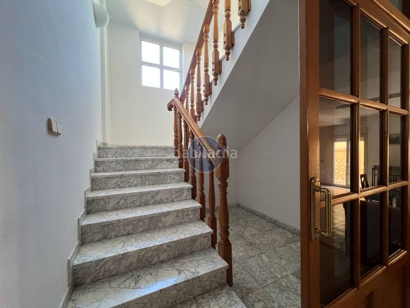 Foto f140b638-3362-45ea-87a3-b5542bff7c40. Casa amb calefacció aparcament piscina a Olleria (l´)