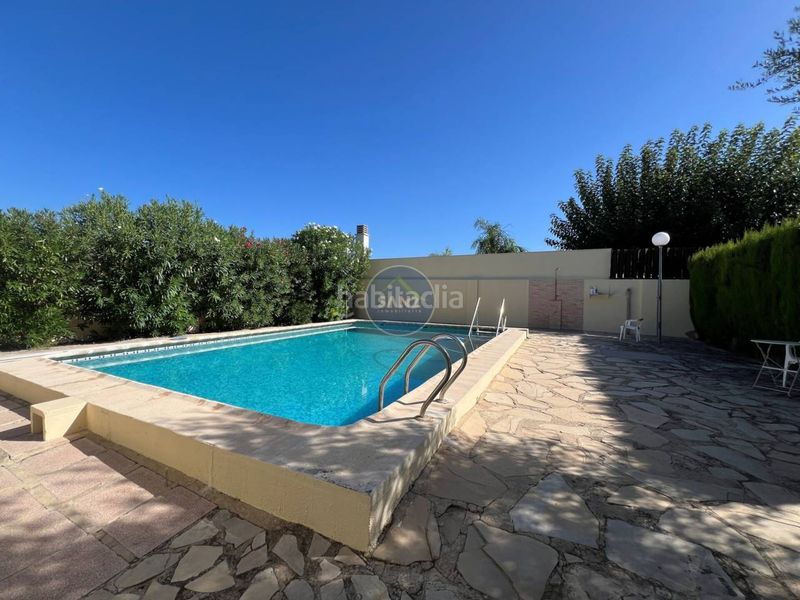 Foto f3b81fd1-3bd7-4e76-bc27-323455763ec8. Casa amb calefacció aparcament piscina a Olleria (l´)