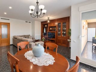 Flat in Centro. Piso a la venta en ontinyent con plaza de parking y trastero