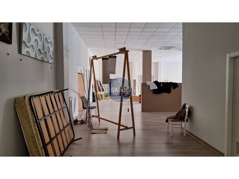 Foto 5c5c8c6e-201e-453c-a76e-e2cbb759f61c. Location local commercial dans Olleria (l´)