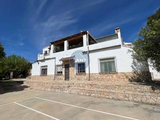 Xalet  Diseminados pol 8. Chalet con piscina y pista de tenis en lolleria